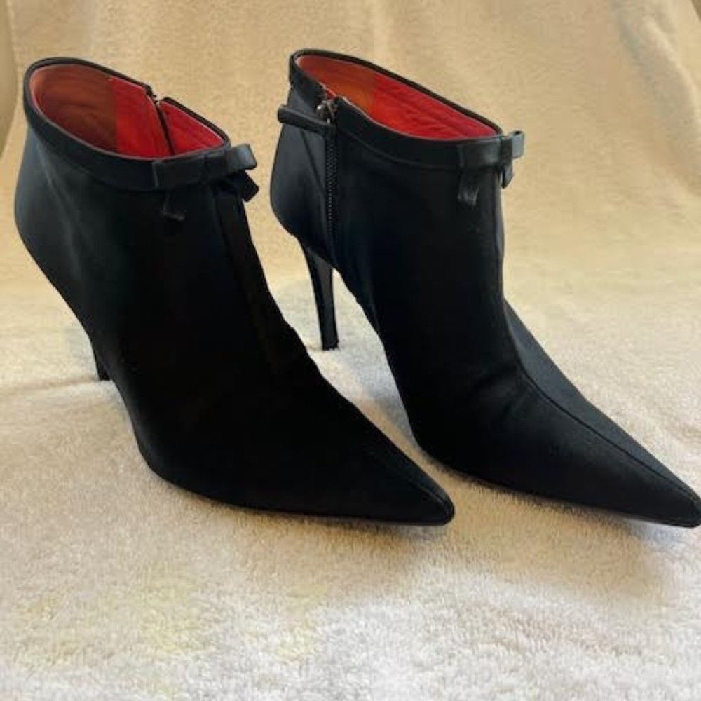 BLACK SATIN BOOTIE BY JUDITH LEIBER, US 9. ORIGINALLY $600 - NOW $220 -PRE-LOVED